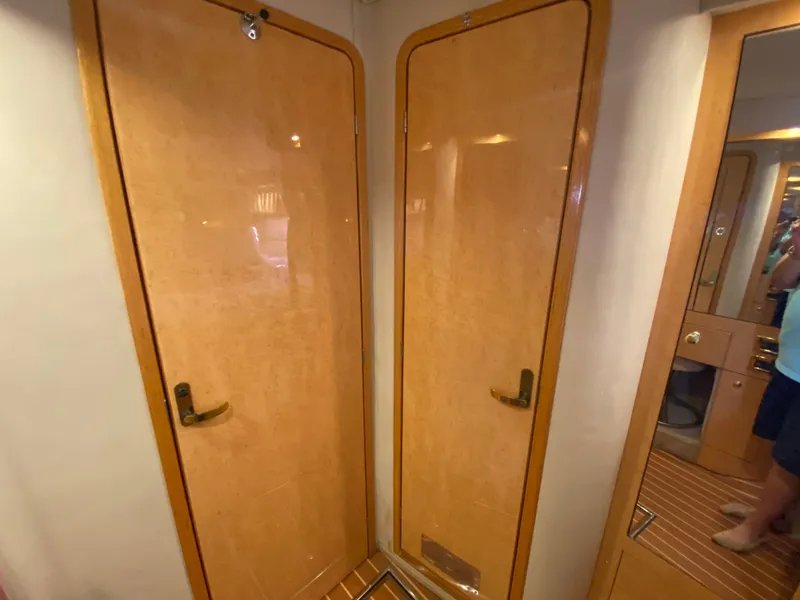 Slide: The Image of Sea Ray 450 Sundancer 1997 - 26