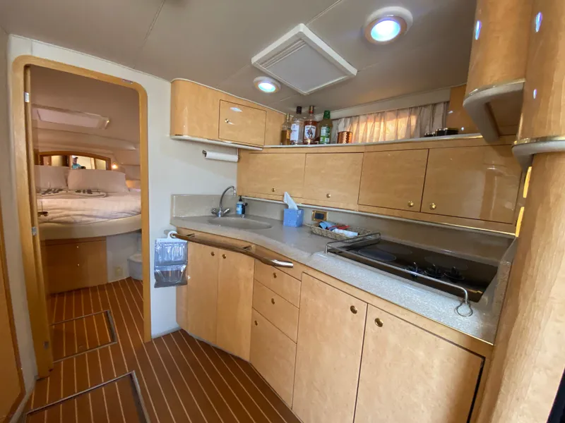 Slide: The Image of Sea Ray 450 Sundancer 1997 - 35