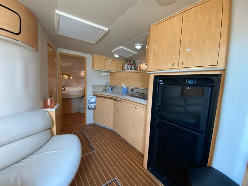 Slide: The Image of Sea Ray 450 Sundancer 1997 - 37