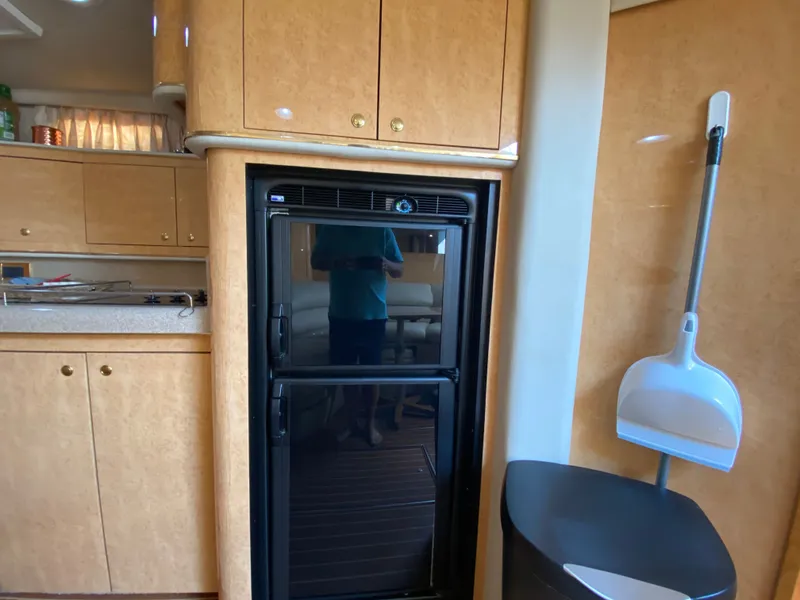 Slide: The Image of Sea Ray 450 Sundancer 1997 - 39