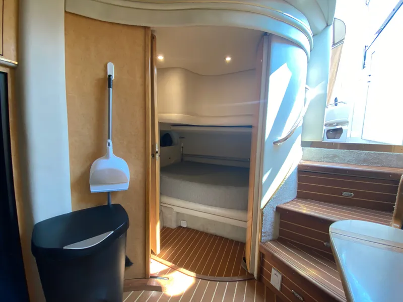 Slide: The Image of Sea Ray 450 Sundancer 1997 - 41