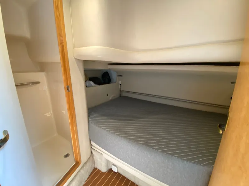 Slide: The Image of Sea Ray 450 Sundancer 1997 - 42