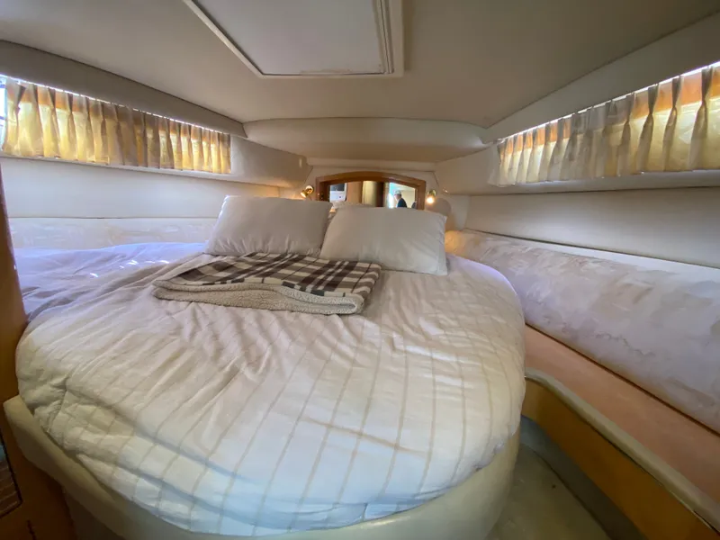 Slide: The Image of Sea Ray 450 Sundancer 1997 - 46