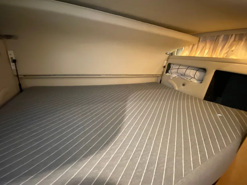 Slide: The Image of Sea Ray 450 Sundancer 1997 - 47