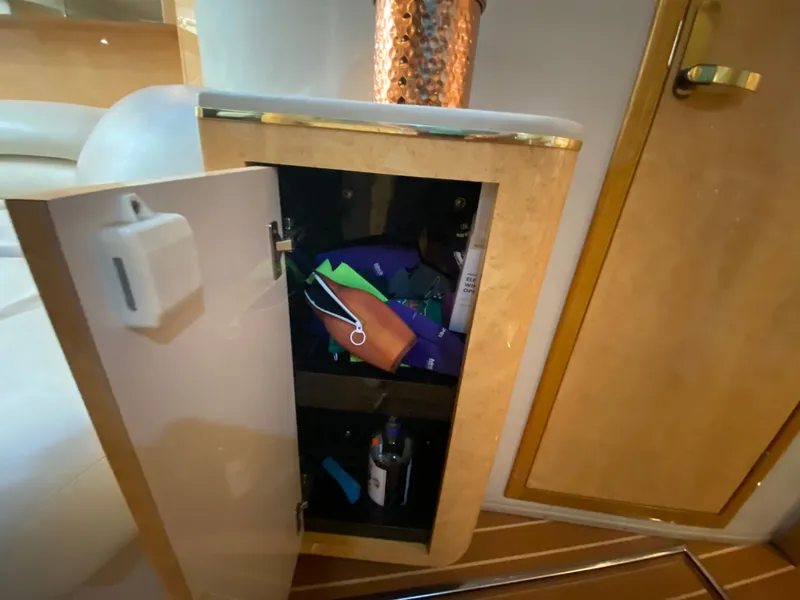 Slide: The Image of Sea Ray 450 Sundancer 1997 - 55