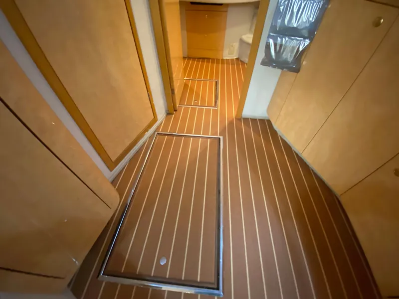 Slide: The Image of Sea Ray 450 Sundancer 1997 - 57