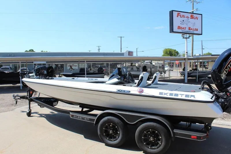 Slide: The Image of 2026 Skeeter ZXE20 boat on trailer at Fun N Sun Boat Sales. - 8