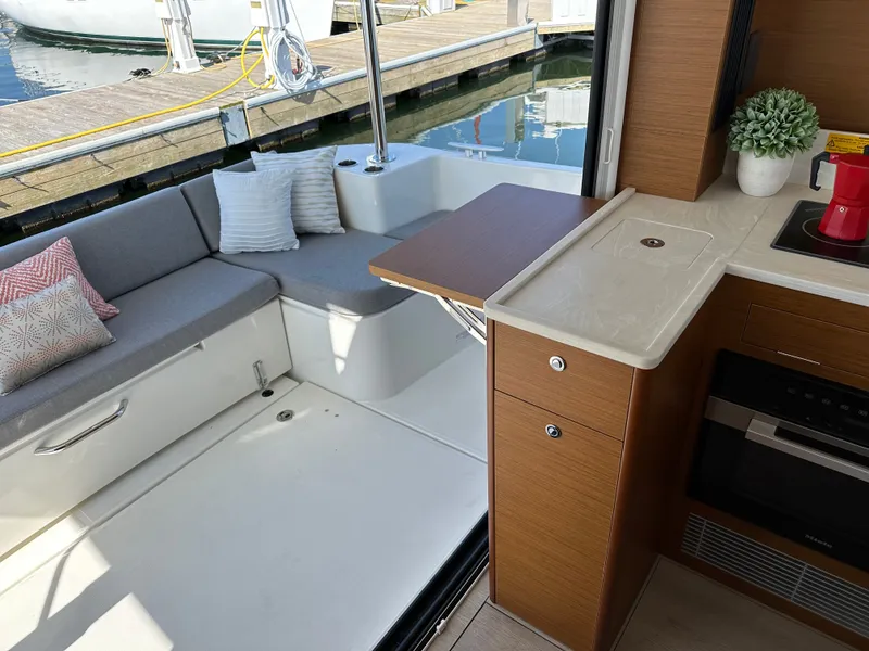 Slide: The Image of Beneteau Swift Trawler 41 Fly 2026 - 32