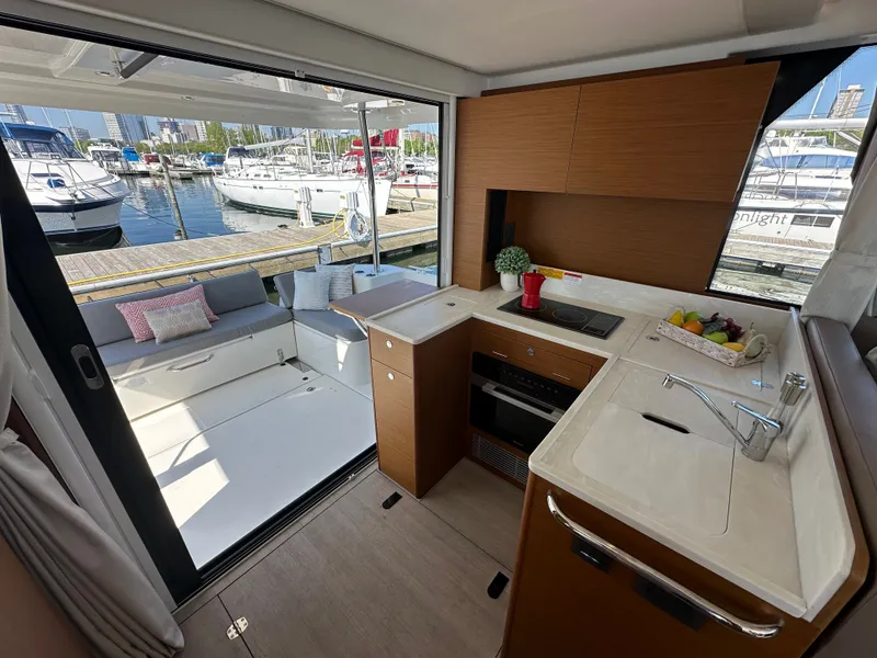 Slide: The Image of Beneteau Swift Trawler 41 Fly 2026 - 35