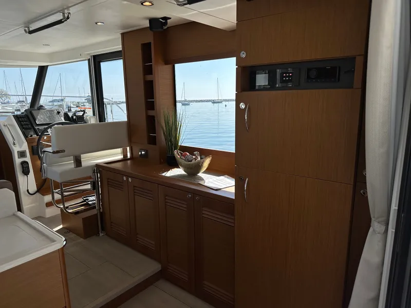 Slide: The Image of Beneteau Swift Trawler 41 Fly 2026 - 40