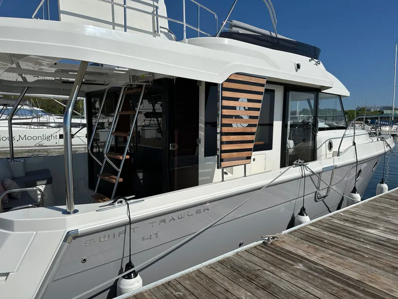Slide: The Image of Beneteau Swift Trawler 41 Fly 2026 - 6