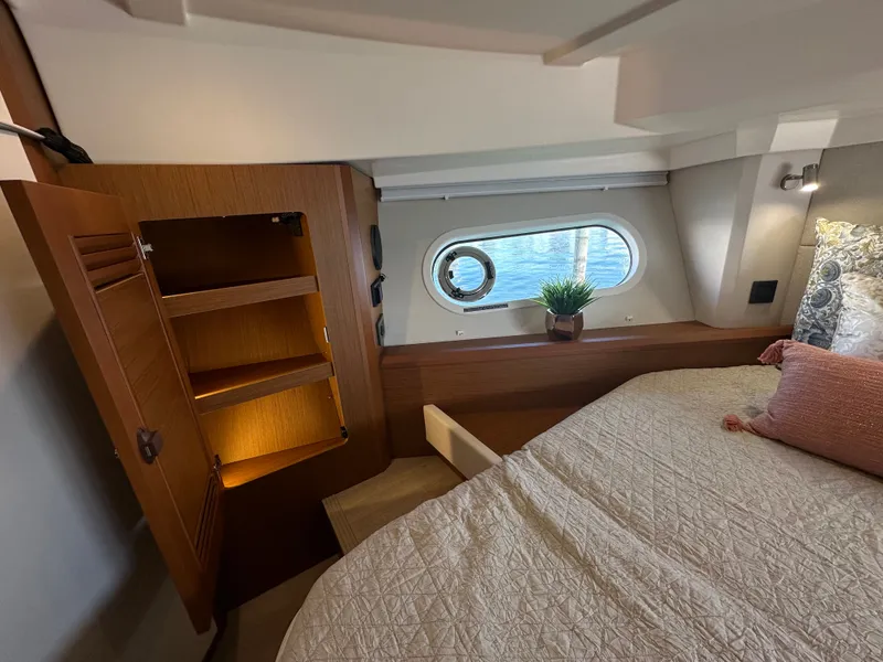 Slide: The Image of Beneteau Swift Trawler 41 Fly 2026 - 76