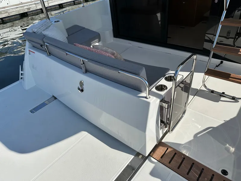 Slide: The Image of Beneteau Swift Trawler 41 Fly 2026 - 8