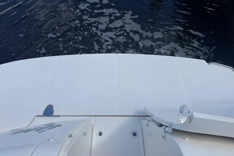 Slide: The Image of 2010 Sea Ray 390 Sundancer swim platform with water view. - 49