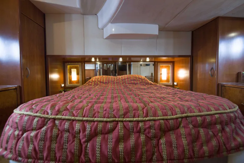 Slide: The Image of Luxurious cabin interior of 2009 Silverton Oviation 52 yacht with elegant bedding. - 49
