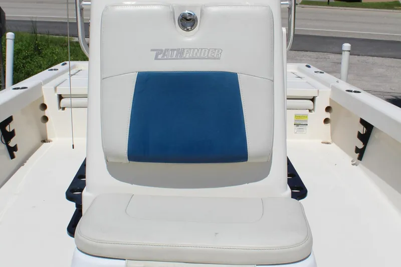 Slide: The Image of 2015 Pathfinder 2200 boat seat with blue and white upholstery. - 20