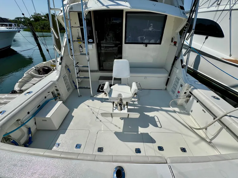 Slide: The Image of Bertram 37 Convertible 1987 - 11