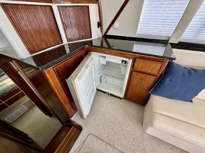 Slide: The Image of Bertram 37 Convertible 1987 - 18