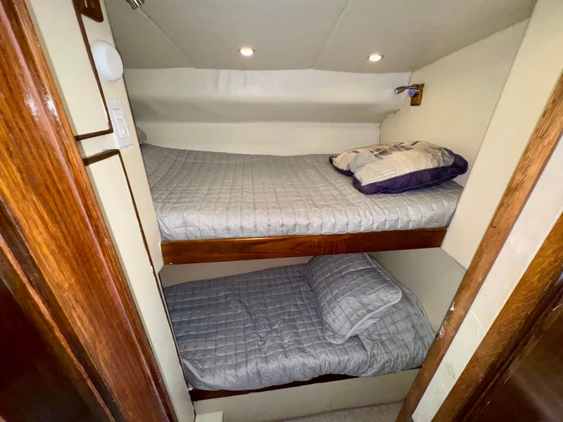 Slide: The Image of Bertram 37 Convertible 1987 - 20