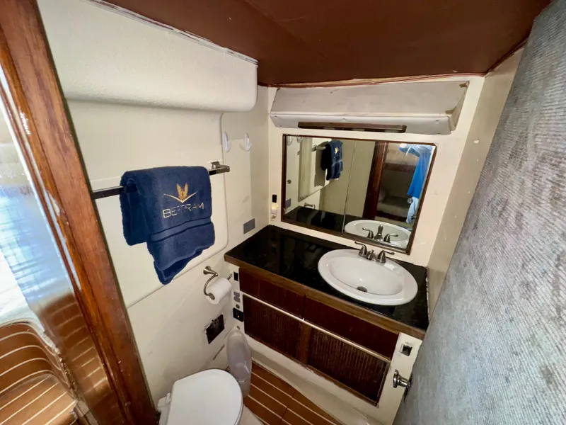 Slide: The Image of Bertram 37 Convertible 1987 - 22