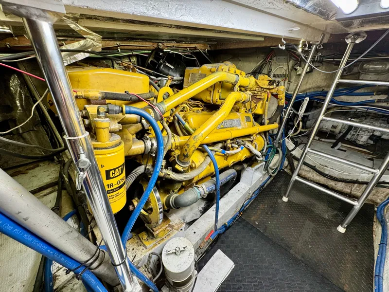 Slide: The Image of Bertram 37 Convertible 1987 - 23