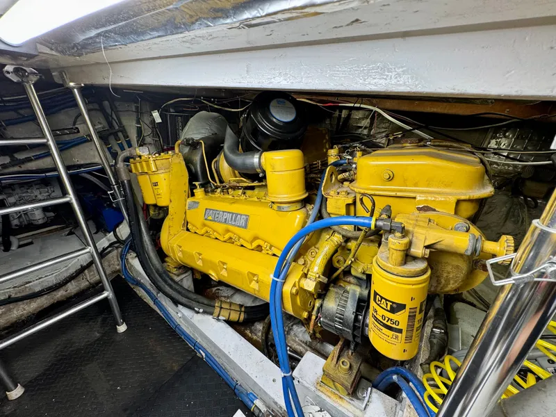 Slide: The Image of Bertram 37 Convertible 1987 - 24