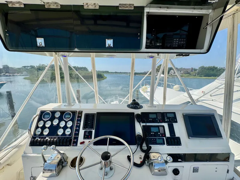 Slide: The Image of Bertram 37 Convertible 1987 - 5