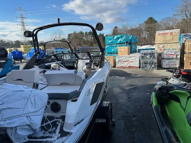 Slide: The Image of Scarab 215 Wake ID 2024 - 13