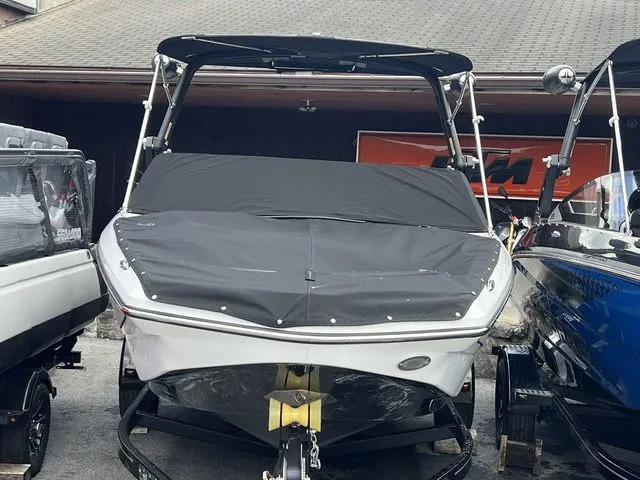 Slide: The Image of Scarab 215 Wake ID 2024 - 8