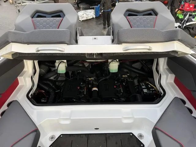 Slide: The Image of Scarab 235 LX Wake 2025 - 27