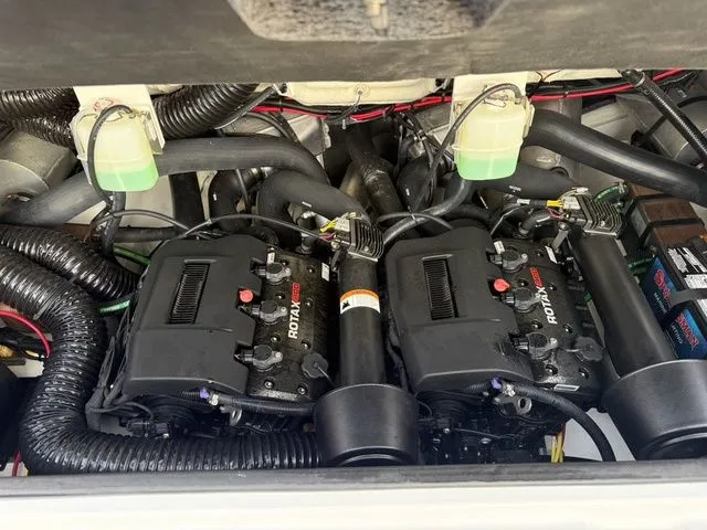 Slide: The Image of Scarab 235 LX Wake 2025 - 29