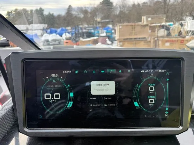 Slide: The Image of Scarab 235 LX Wake 2025 - 31