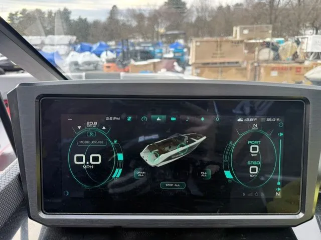 Slide: The Image of Scarab 235 LX Wake 2025 - 33