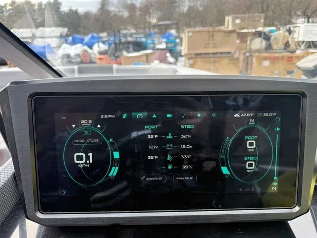 Slide: The Image of Scarab 235 LX Wake 2025 - 34