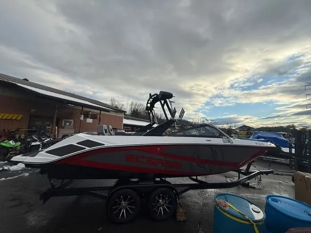 Slide: The Image of Scarab 235 LX Wake 2025 - 5