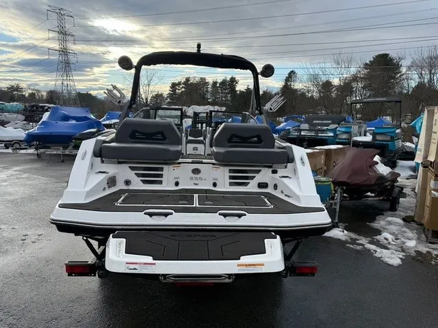 Slide: The Image of Scarab 235 LX Wake 2025 - 7