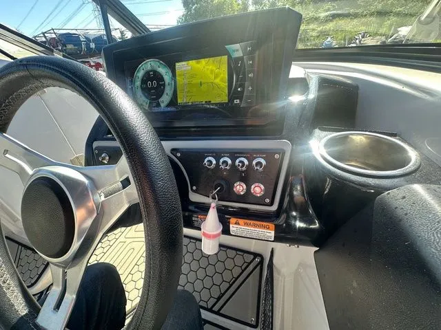 Slide: The Image of Scarab 255 LX 2018 - 12