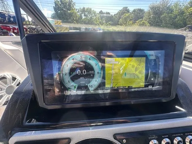 Slide: The Image of Scarab 255 LX 2018 - 13