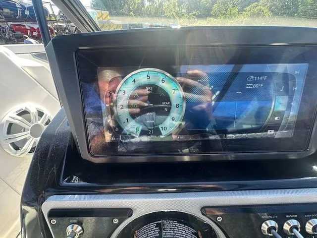 Slide: The Image of Scarab 255 LX 2018 - 14