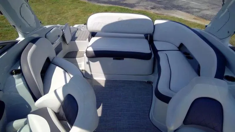 Slide: The Image of Crownline Boats E255 2021 - 13