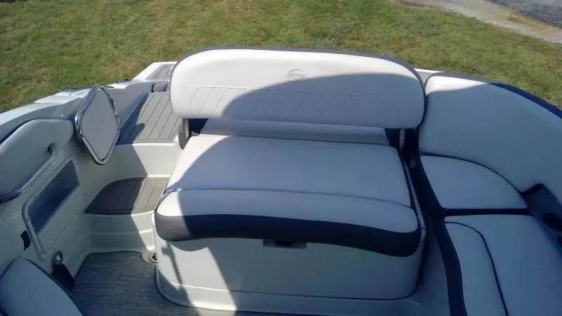 Slide: The Image of Crownline Boats E255 2021 - 14