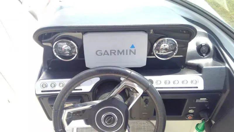 Slide: The Image of Crownline Boats E255 2021 - 15