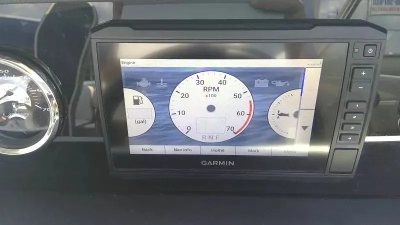 Slide: The Image of Crownline Boats E255 2021 - 16