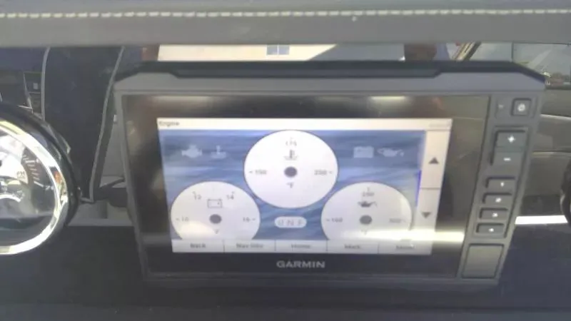 Slide: The Image of Crownline Boats E255 2021 - 17