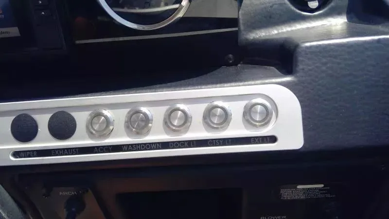 Slide: The Image of Crownline Boats E255 2021 - 22