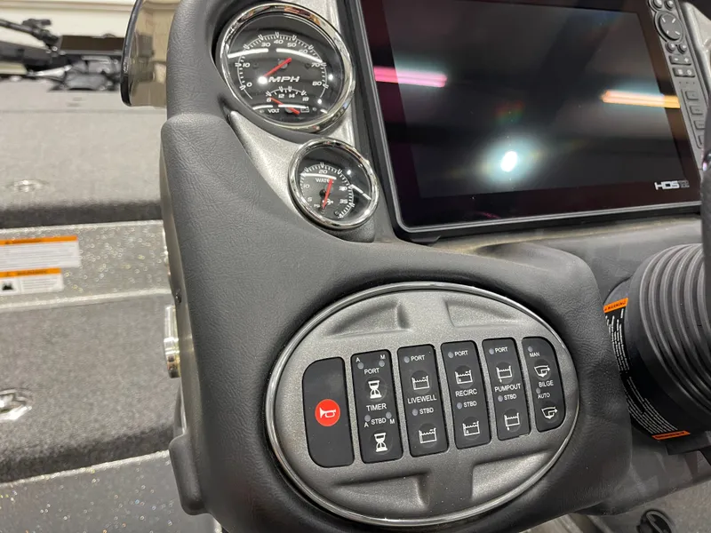 Slide: The Image of Triton 20 TRX Patriot 2022 - 23