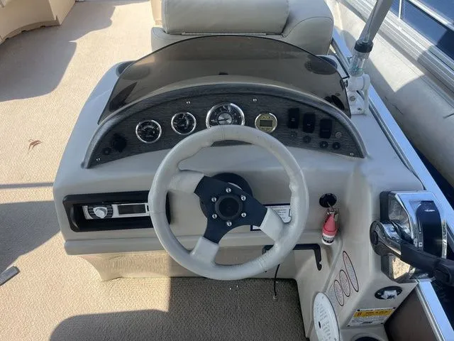 Slide: The Image of Harris 200 CX 2011 - 6