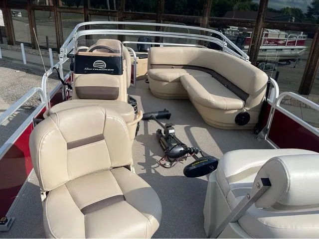 Slide: The Image of Sun Tracker Bass Buggy 18 DLX 2018 - 7