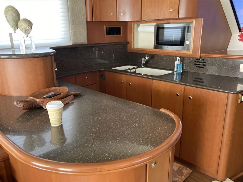 Slide: The Image of Silverton 48 Convertible 2004 - 15