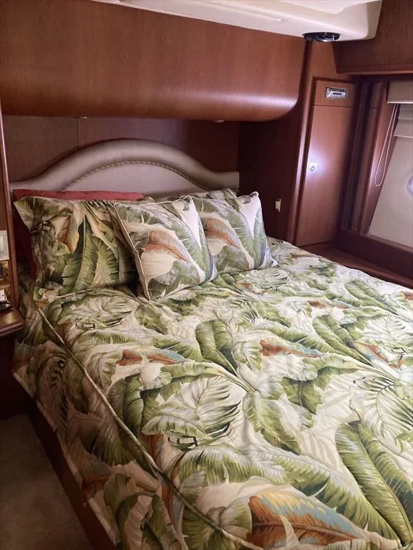 Slide: The Image of Silverton 48 Convertible 2004 - 16